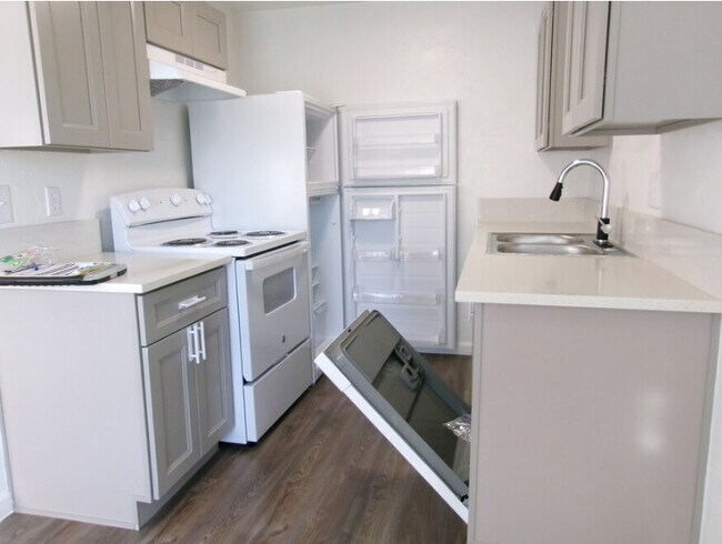 Royvonne Hills Apartments, Salem, OR 97302 - photo 3