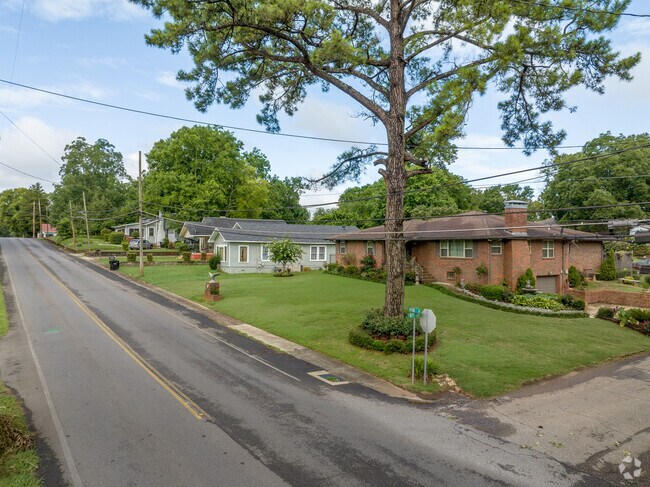 Manicured lawns and large front yards define many homes in Lipscomb.