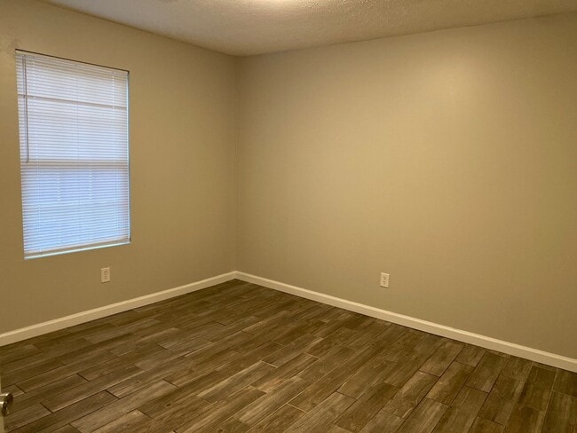 877 N Royal St unit B, Jackson, TN 38301 - photo 7