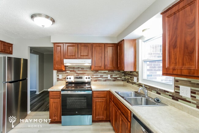 1328 Brownswood Dr, Brownsburg, IN 46112 - photo 7