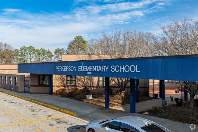Perkerson Elementary School has a student to teacher ratio of 11 to 1.