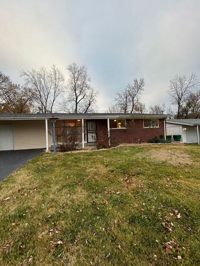 10322 Monarch Dr, St. Louis, MO 63136