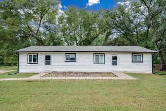 422 W Mahoney Dr, Derby, KS 67037
