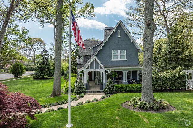 Housing architecture in Interlaken dates back to the turn of the century.
