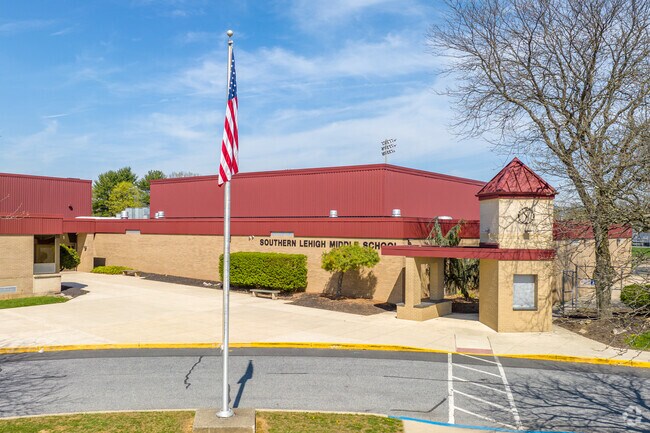 Part of the Southern Lehigh School District, Southern Lehigh Intermediate School Offers Education to Grades to Grades 4–6