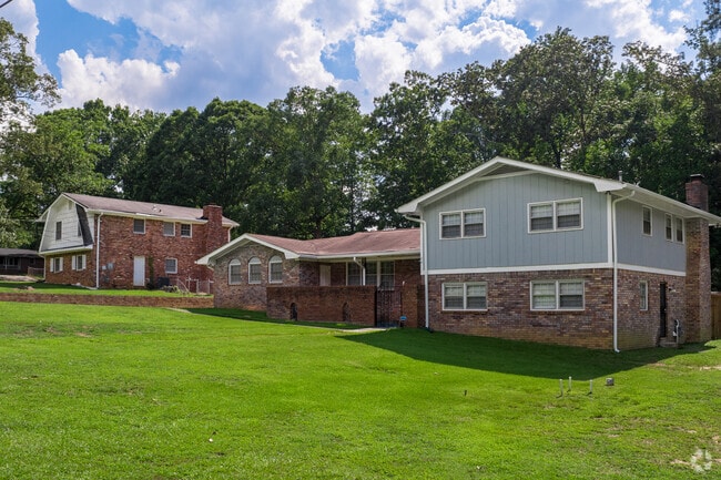 In addition to the traditional historic housing options of Stonecrest are split-level homes.