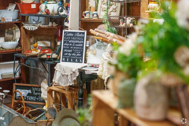 There are many boutiques located in the downtown area of Arkadelphia.