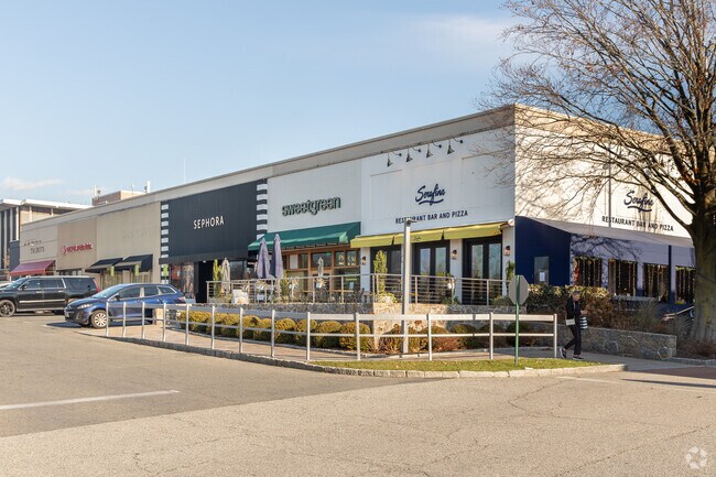 Vernon Hills features major brands and restaurants in an open-air setting.