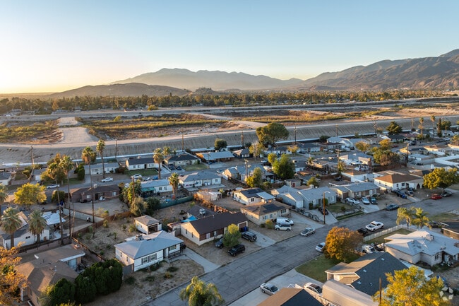 Modest ranch houses line the streets of Northeast Sterling.