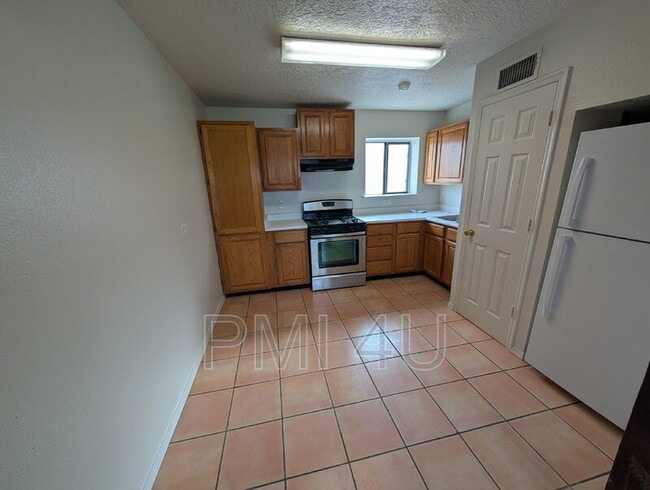 118 S Main St unit 2, Belen, NM 87002 - photo 3