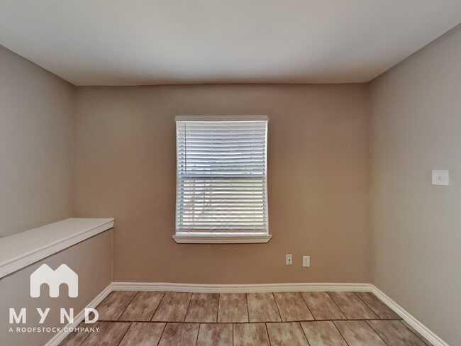 1701 Cardinal Dr, Ennis, TX 75119 - photo 4