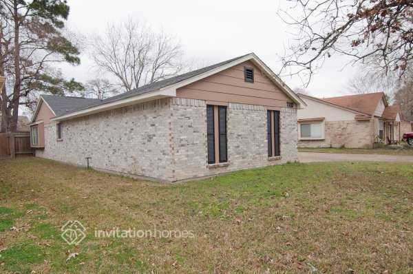 7319 Echo Pines Dr, Humble, TX 77346 - photo 2
