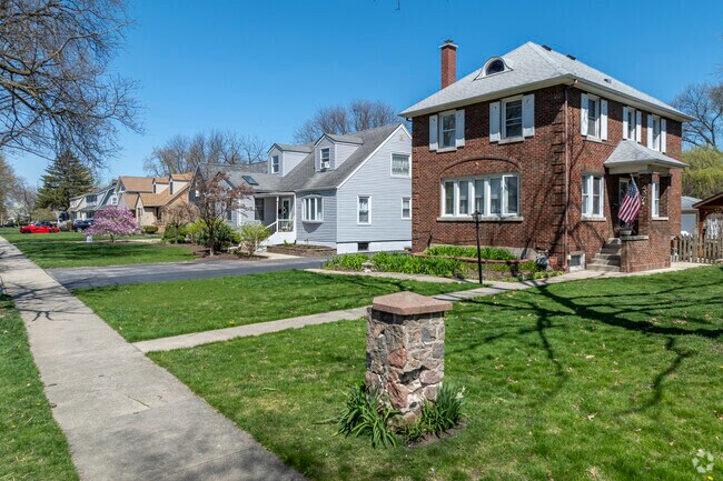The variety of home types in Villa Park displays residents individuality.
