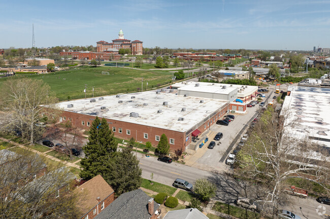 Gateway Science Academy of St. Louis is located on Chippewa St