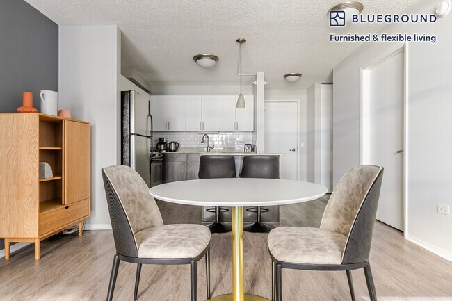 180 N Jefferson St unit FL15-ID1333, Chicago, IL 60661 - photo 5