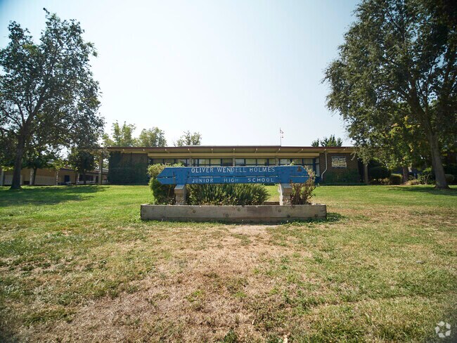 Oliver Wendell Holmes Junior High School enrolls students in
Central Davis.
