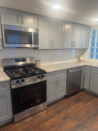 67 Canal St, Raritan, NJ 08869