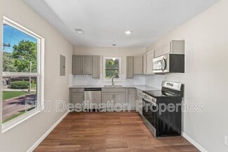 719 5th St Unit Top, Osawatomie, KS 66064
