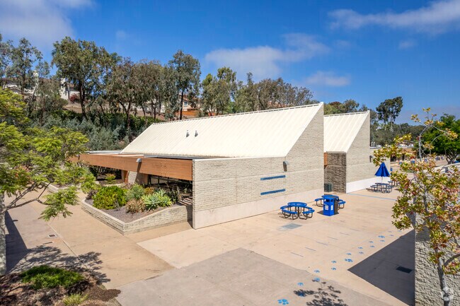 Encinitas Schools Diegueno Middle School Building