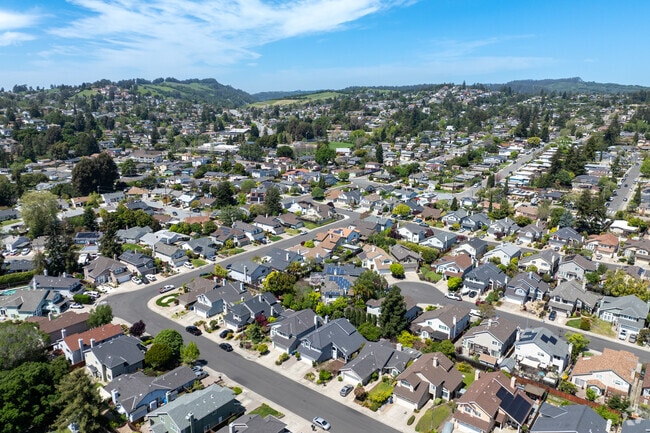 Downtown Castro Valley residents have easy access to explore the surrounding hills.