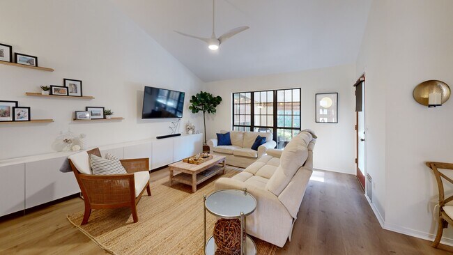 2751 W 5th St unit B, Fernandina Beach, FL 32034 - photo 2