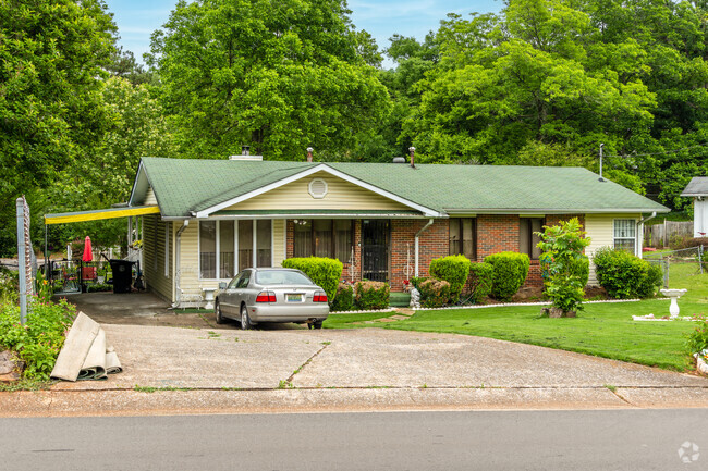 Enjoy the ranch style homes in Powderly.