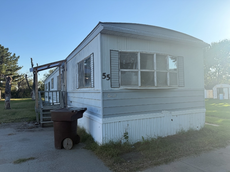 5501 9th St, Great Bend, KS 67530 - photo 1