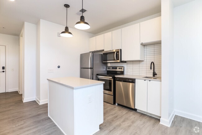 Studio, 1BA - 416 SF - Amber