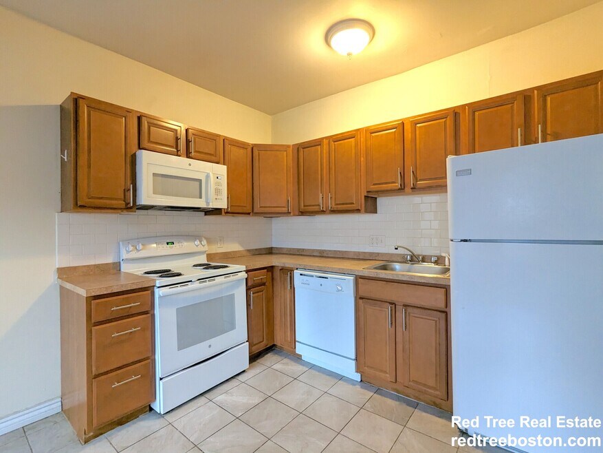 1137 Commonwealth Ave unit 7, Allston, MA 02134 - photo 1