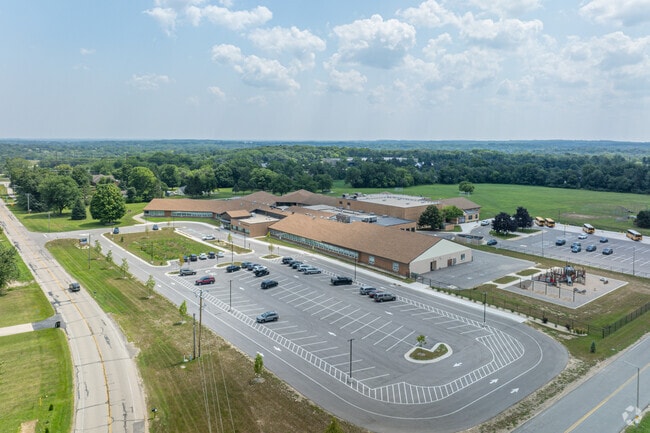 Randall Consolidated School is a public grade school.