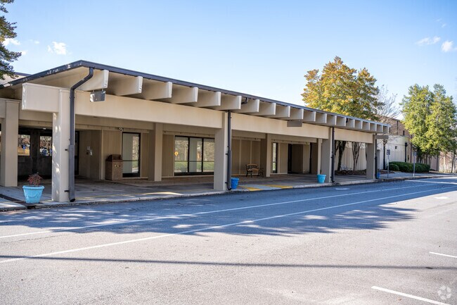 Lilburn Elementary School it's home to over 900 students from the surrounding community.