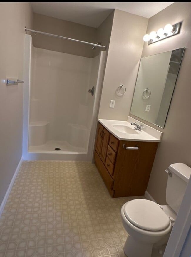 Bath for main bedroom