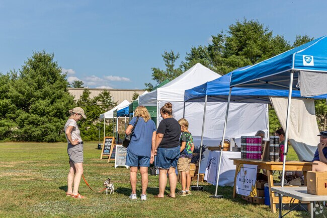 Tilton Farmers Market is the perfect place to enjoy some shopping and to meet friends.