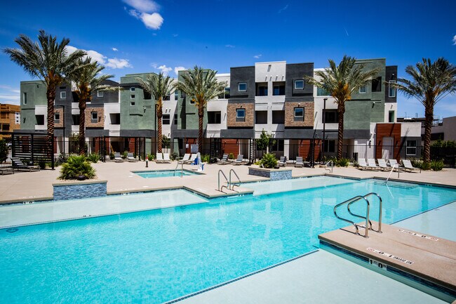 Gateway, Henderson, NV 89011 - photo 2