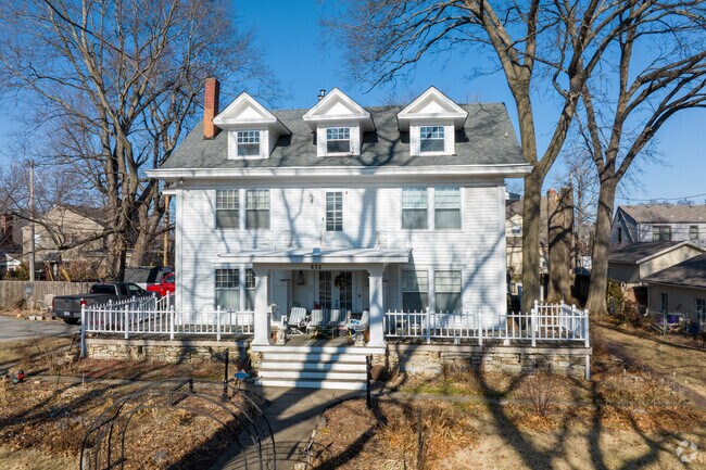 Multi story homes are perfect for large families in Holmes Park.