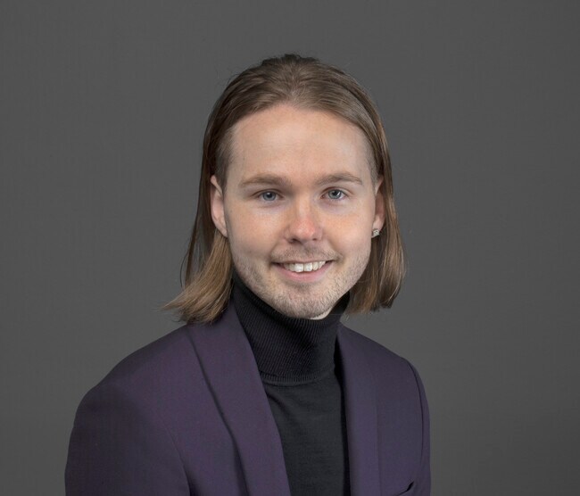 Agent Photo