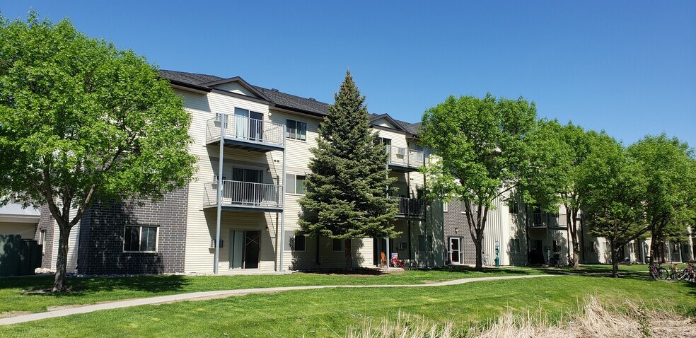 Campus Place Apartments, Grand Forks, ND 58203 - photo 1