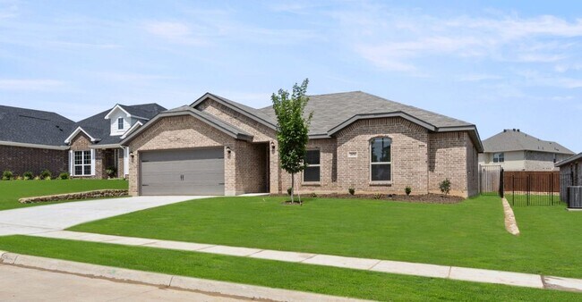 1240 Clubhouse Dr unit 36487732, Burleson, TX 76028 - photo 2