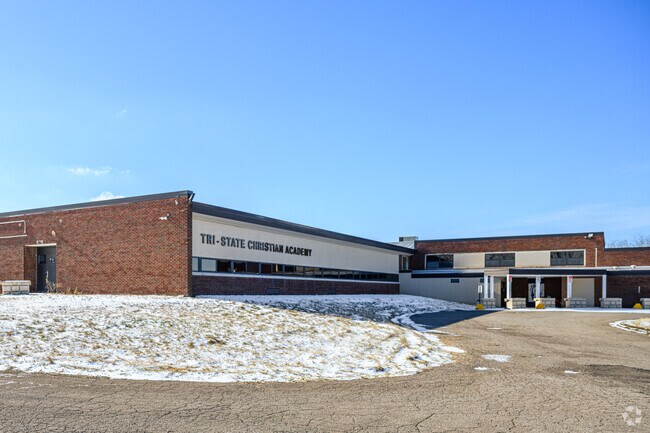 The student-teacher ratio at Tri-State Christian Academy is 9 to 1.