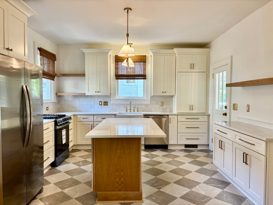 201 Hickory St, Charleston, SC 29407 - photo 1