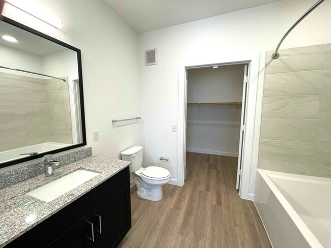 9910 Hill Ln unit 10-102, Manor, TX 78653 - photo 4