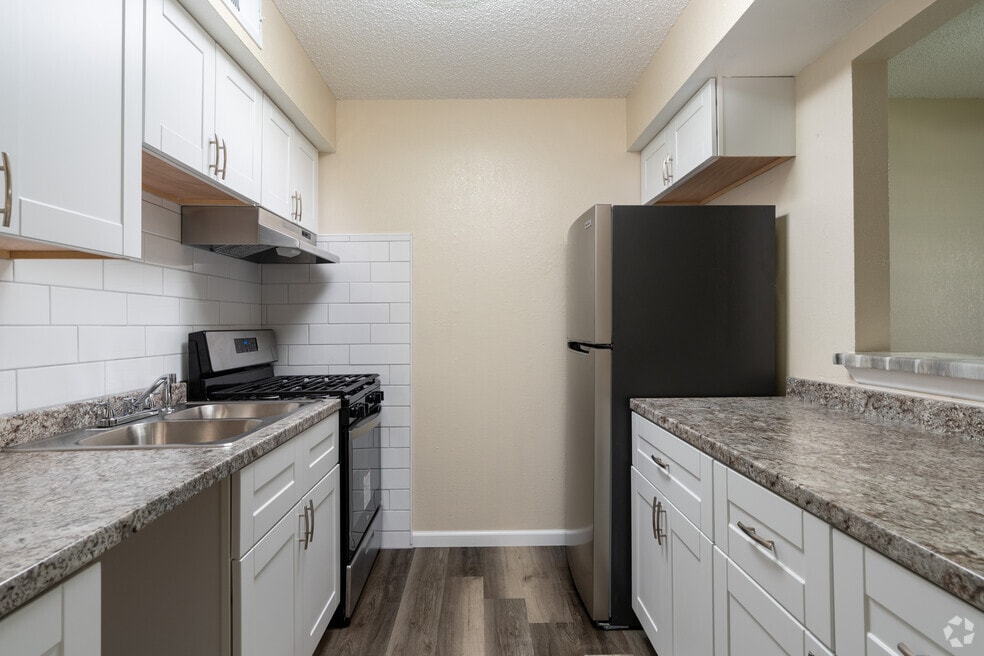 Tia Maria, Carlsbad, NM 88220 - photo 1