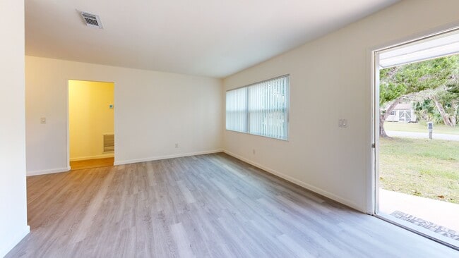 323 & 325 N Lochview Terrace, Crystal River, FL 34429 - photo 3