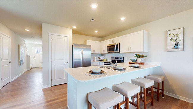 5701 155th Place, Urbandale, IA 50322 - photo 4