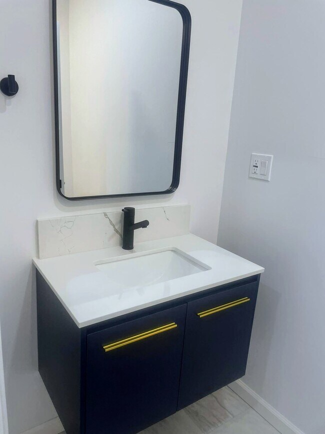 19057 Friar St, Los Angeles, CA 91335 - photo 6