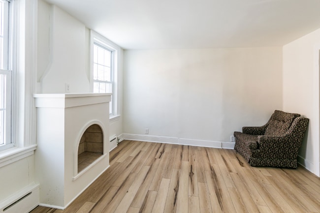 11 Charlotte St unit 4, Baldwinsville, NY 13027 - photo 5