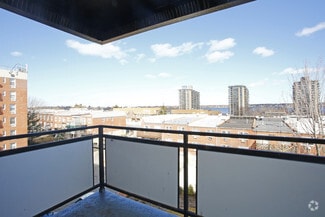 16-70 Bell Blvd, Bayside, NY 11360