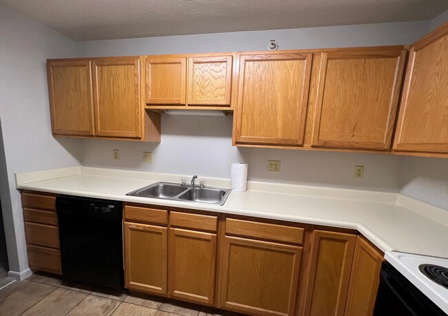 100 Northridge Dr unit 2, Oxford, OH 45056 - photo 6