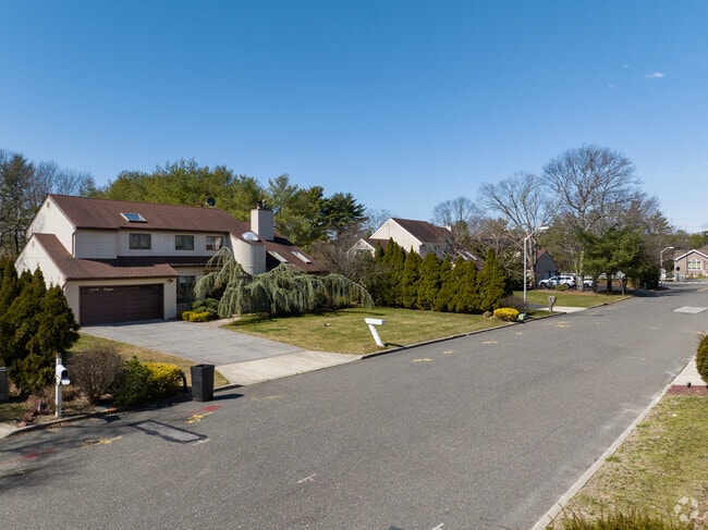 Spacious roads and property sizes awaits you in Islandia, NY.