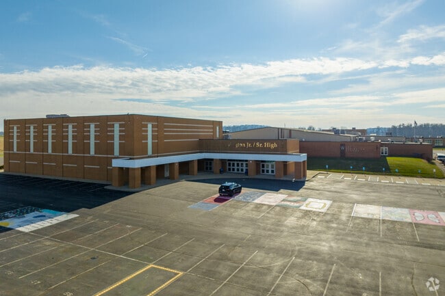West Washington Jr-Sr High School serves 410 students in grades 7-12.
